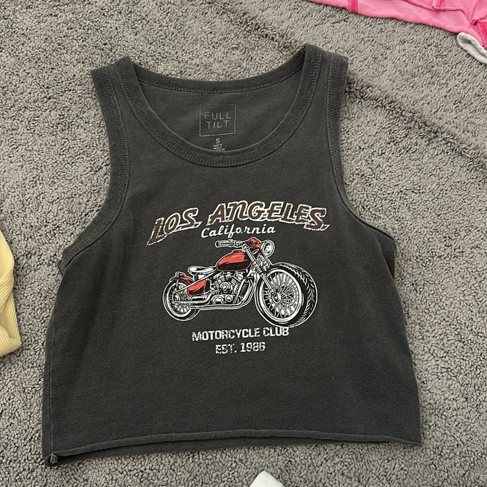 Basic shirt bundle! - Picture 4 of 9